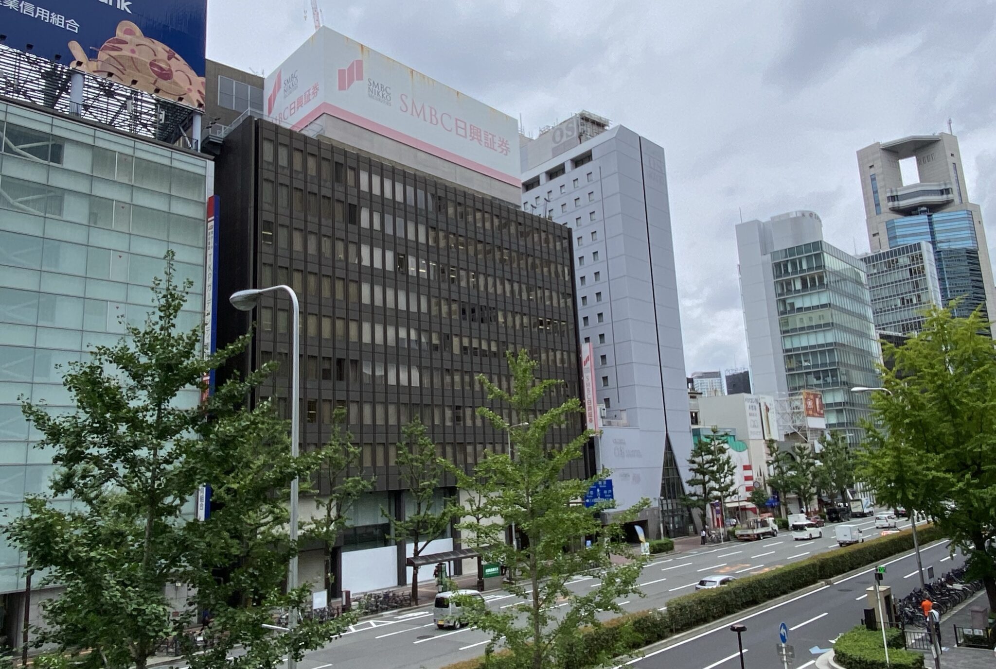 梅田OSビルは9月に閉鎖!一体開発への期待が高まる!梅田OSビル&大阪日興ビル 22年9月の様子 - 大阪の近未来(大阪 関西の再開発巡り)