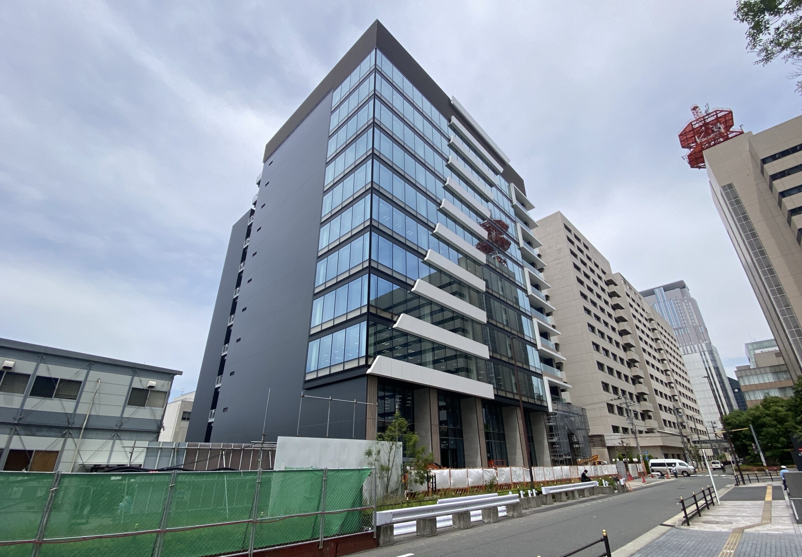 うめきたの北端で進められる小粒ながらも個性的なオフィスビル計画