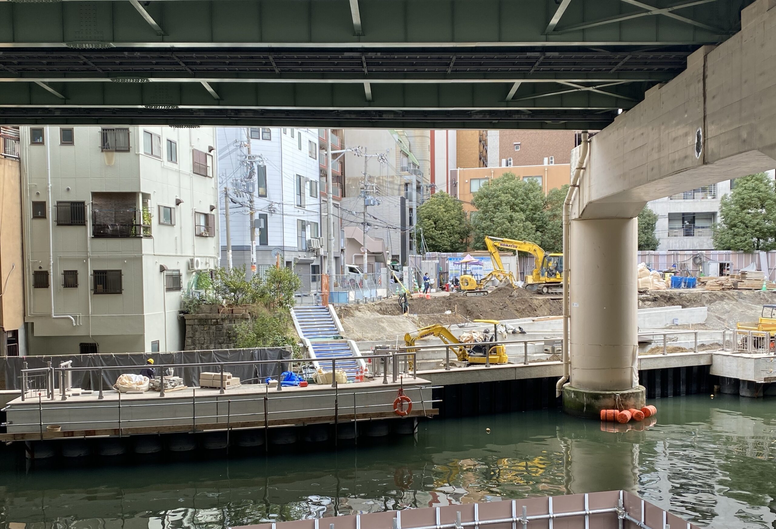 東横堀川水辺の魅力づくり 農人橋〜本町橋区間空間整備 25年3月の様子